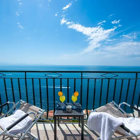 Casa Michele, 200 Steps To Heaven Holiday home *